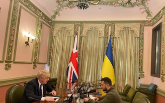 NÓNG: Thủ tướng Anh bất ngờ thăm Ukraine