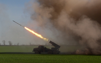 Chiến sự Ukraine đến chiều 28.4: Nga bắn hạ chiến đấu cơ Su-24, cảnh báo phương Tây