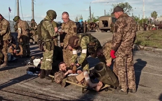 Tổng thống Ukraine: Nhiều phi công thiệt mạng lúc đưa thực phẩm tới nhà máy Azovstal