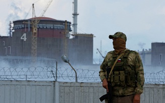 Tổng thống Ukraine ra cảnh báo với binh sĩ Nga ‘bắn vào nhà máy điện hạt nhân’
