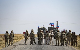 Binh sĩ Nga, Mỹ hữu hảo trong ‘khoảnh khắc hòa đồng hiếm hoi’ ở Syria
