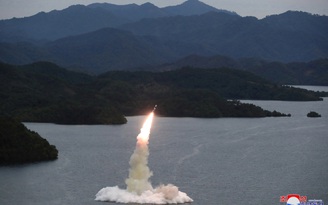 Triều Tiên hé lộ năng lực tên lửa mới với bệ phóng ngầm dưới hồ nước