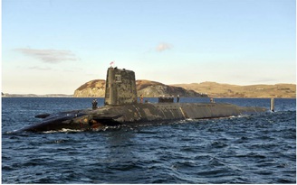 Vì hỏa hoạn, tàu ngầm hạt nhân Anh phải hủy nhiệm vụ