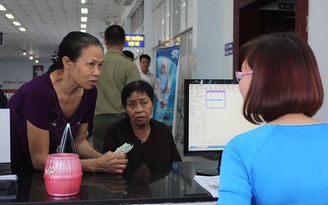 Bán vé tàu Tết Bính Thân ngày đầu tiên: Không nghẽn mạng, thao tác dễ