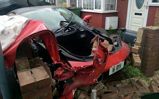 Những vụ tai nạn biến siêu xe Ferrari 458 Italia thành sắt vụn