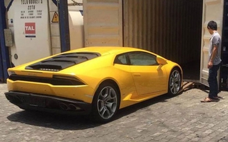 Siêu bò Lamborghini Huracan thứ 3 cập bến Sài thành