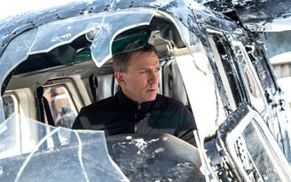 James Bond phá bao siêu xe trong phim Điệp viên 007 - Spectre?