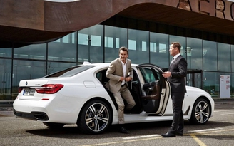 BMW hợp tác Uber đưa sedan tiền tỉ 7-series làm taxi tại Mỹ