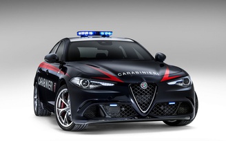Alfa Romeo Giulia Quadrifoglios, xe thể thao cực ngầu của quân cảnh Ý