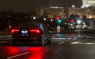 Audi tung công nghệ 'trốn' đèn đỏ, vô dụng tại Việt Nam