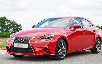 Lexus IS 200t: Xe sang giá rẻ cạnh tranh Mercedes C-Class, BMW 3-Series