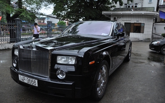 'Chúa đảo' Tuần Châu đấu giá Rolls-Royce giúp nạn nhân trận mưa lũ Quảng Ninh