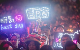 LMHT: Tuyển EDG nhận được tài trợ từ ngôi sao bóng rổ giải NBA, Yao Ming
