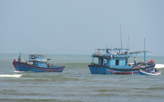 Thông cửa biển, hơn 200 tàu cá vươn khơi