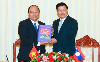 Phấn đấu đưa kim ngạch thương mại Việt - Lào năm 2017 tăng 10%