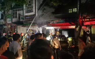 Cháy kho chứa hơn 100 xe đạp, xe điện ở khu chợ đêm TP.Pleiku