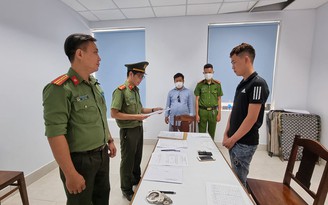 Khởi tố 2 bị can đưa người trốn sang Campuchia
