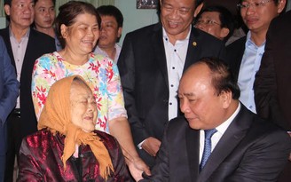 Thủ tướng Nguyễn Xuân Phúc thăm mẹ Việt Nam anh hùng ở Quảng Nam
