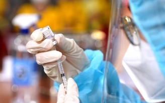 Năm 2022 tiếp tục tiêm miễn phí vắc xin Covid-19 cho người dân