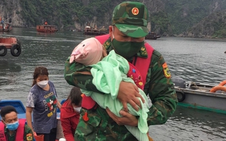 Quảng Ninh: Cứu sống bé gái 1 tuổi rơi xuống biển