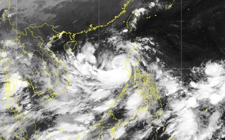 Tin bão khẩn cấp: Bão Noru tiến vào Biển Đông, gió giật cấp 14, tiếp tục mạnh lên