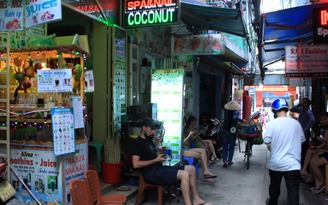 Hẻm Sài Gòn kể chuyện ‘đặc sản’: Hẻm siêu nhỏ trên đất vàng ở phố Tây