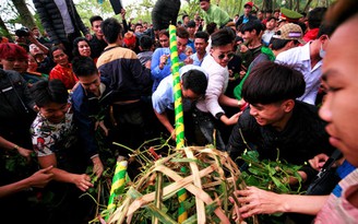 Thầy trụ trì lý giải chuyện 'xin lộc đầu năm': ‘Giành lộc nơi thiêng liêng, rất phản cảm!'