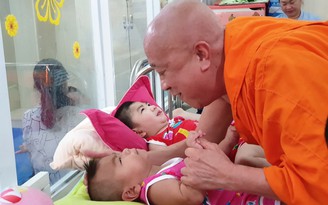 Sau Tết, bé trai bại não 8 tháng tuổi bị bỏ rơi ở chùa Kỳ Quang 2