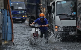 2 ngày thi tốt nghiệp THPT, TP.HCM có thể mưa to kèm dông và lốc xoáy