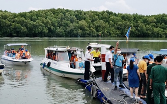 TP.HCM tiếp tục làm tour Cần Giờ, Củ Chi cảm ơn y bác sĩ chống dịch