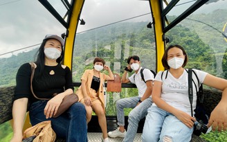 Những người dân TP.HCM đầu tiên đi tour núi Bà Đen: ‘Hơn 4 tháng mới ra khỏi thành phố’
