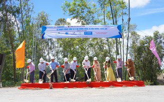 Báo Thanh Niên, CSGT TP.HCM cùng nhà tài trợ khởi công cầu 1,4 tỉ đồng sát Campuchia