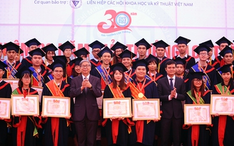 Trao Giải thưởng Loa Thành cho 72 đồ án tốt nghiệp đại học xuất sắc