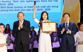 Tuyên dương 198 sinh viên xuất sắc đạt danh hiệu Sinh viên 5 tốt