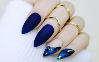 Những mẫu nail xanh nước biển trendy làm say lòng các cô nàng yêu đại dương