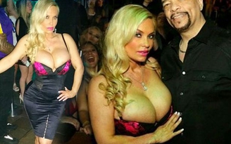 Coco Austin tái xuất với màn khoe thân bốc lửa