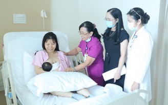 Bệnh viện Hạnh Phúc nhận danh hiệu nuôi con bằng sữa mẹ xuất sắc