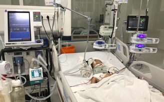Cứu sống bé 30 tháng tuổi ngưng tim, ngưng thở do tai nạn hy hữu