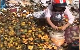 Nóng trên mạng xã hội: Bí ẩn vụ vắt nước cam thải loại ở chợ Thủ Đức