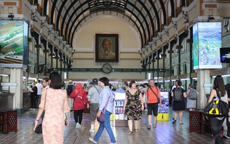 Nhiều điểm du lịch ở TP.HCM lại đông khách: Hướng dẫn viên mừng vì có việc