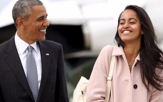 Không nối gót cha theo chính trị, con gái ông Obama làm gì?