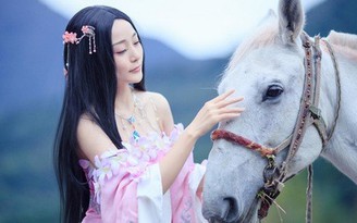 Cosplay: Bay bổng cùng Tiểu Long Nữ trong Thiên Nhai Minh Nguyệt Đao