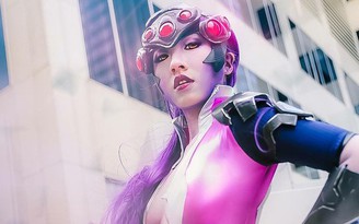 Stella Chuu hóa thân thành 'góa phụ xanh' Widowmaker trong Overwatch