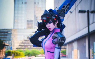 Overwatch: Đào Tích 'hút' fan với cosplay Widowmaker cực quyến rũ