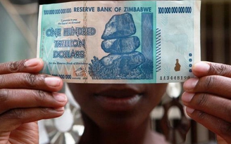 1 USD ăn 35 triệu tỉ đô la Zimbabwe