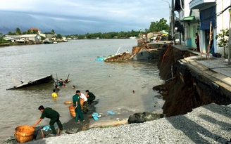 Gấp rút phòng chống sạt lở