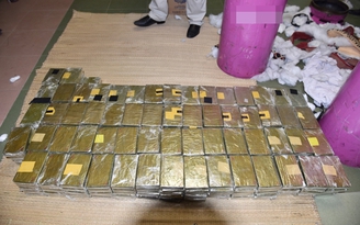 Phát hiện 490 bánh heroin trong bình gas