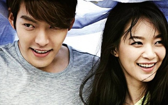 Kim Woo Bin và Shin Min Ah lần đầu tình tứ sau khi công khai hẹn hò