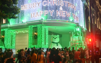 Vui chơi và kiếm tiền mùa Noel