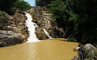 Khám phá thác 7 tầng Păng Tiêng